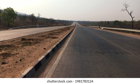 The Empty Highway In India During Lockdown Of Covid 19 Pandemic. 