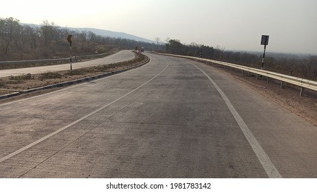 The Empty Highway In India During Lockdown Of Covid 19 Pandemic. 