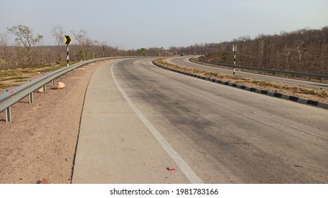 The Empty Highway In India During Lockdown Of Covid 19 Pandemic. 