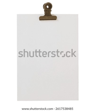Empty note paper mockup. Message reminder card invitation template isolated on transparent background. White paper texture. Vintage brass gold metal bulldog clip, business office stationery object