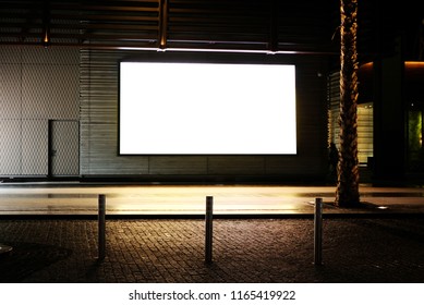 Empty Outdoor Digital Signage Light Box  Ideal For Digital Advertisement, Information Board, Mall Ads, Video Wall,  Billboard, Large Posters For Campaigns And Mockups