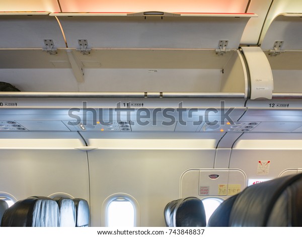 overhead luggage compartment