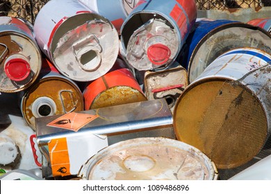 16 465 Empty Paint Cans Images Stock Photos Vectors Shutterstock   Empty Paint Cans Pile 260nw 1089486896 