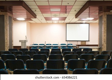 Empty presentation room ready for meeting