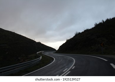 
Empty road in the mountains