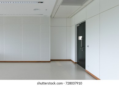 Empty Room Modern Interior - Floor With Soundproof Wall And Door