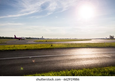 empty rynway airport