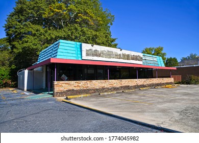 An Empty Small Rural Business That Financially Failed During The Pandemic Shutdown And Is Now Permanently Closed.