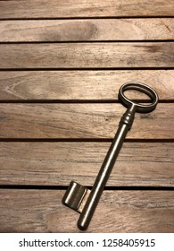 empty space holder background with 1 key to replace on striped background