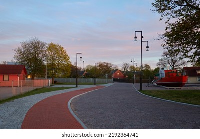 Empty Street (asphalt Road) Of A Small Town (village). Traditional And Modern Houses, Cottages. Tourism, Vacations, Home Office, Guest House, Real Estate Development, City Gardening, Lifestyle