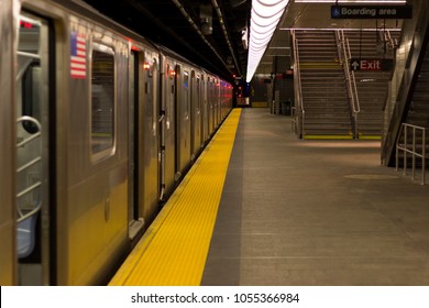 Empty Subway station in New York, Manhattan - Powered by Shutterstock