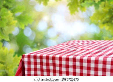 Empty table background