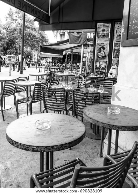 Empty Tables Chairs Street Cafe Paris Stock Photo Edit Now 690828109
