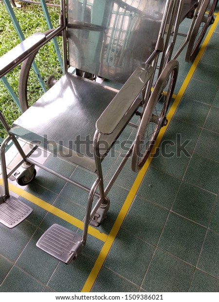 empty wheel chair\
outpatient in hospital