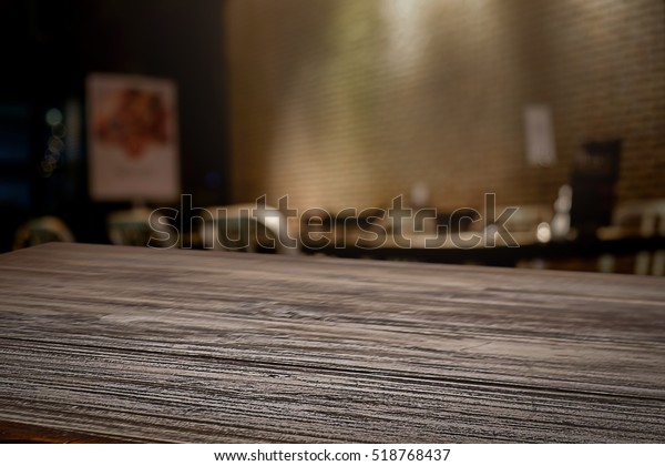 Leeg Houten Tafel Ruimte Platform En Stockfoto Nu Bewerken