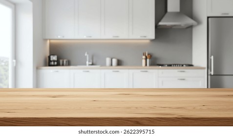 Fondo de cocina de mesa de madera vacía superficie de madera texturizada, con una cocina moderna bañada en luz natural sutilmente visible en el fondo.