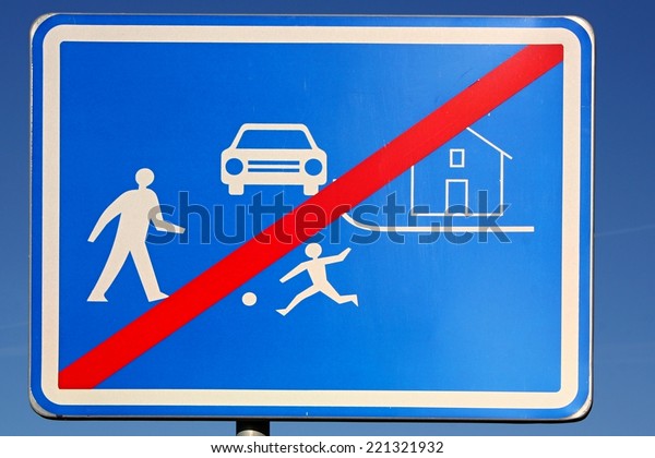 End residential zones\
traffic sign 