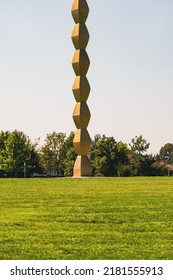 The Endless Column (Column of Infinite or Coloana Infinitului) made by Constantin Brancusi