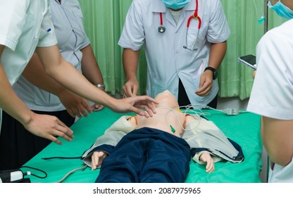 Endotracheal Intubation Of A Reanimation Training Doll. Mannequin Dummy During Medical Training To Control Of The Airway.coronavirus Infection Concept.