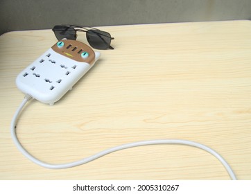 energy -saving and energy -saving cat socket