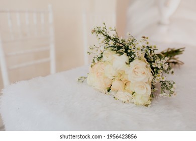 Engagement Bouquet White Rose,selective Focus, With Dried Flower, Round Bouqet, Bridal Bouqet 