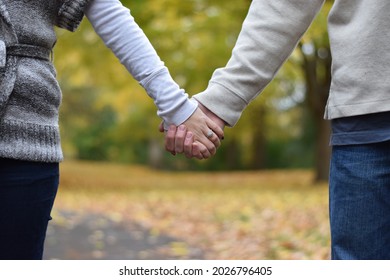 Engagement Photo Shoot In Autumn