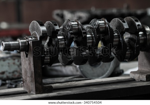 Engine crankshaft\
