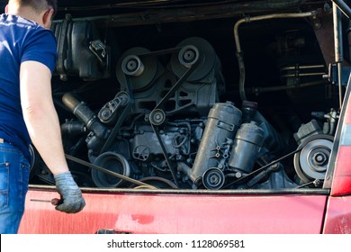 engine maintenance, inspection of engine of the bus before the trip