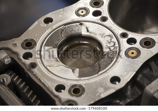 engine Parts Machine technology modern diesel\
engine camshaft and\
valves