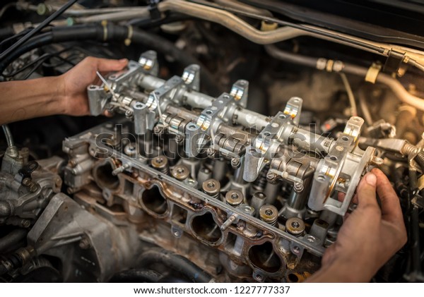 Engine valve car maintenance. A deposit on a\
piston, a large run a long service\
life