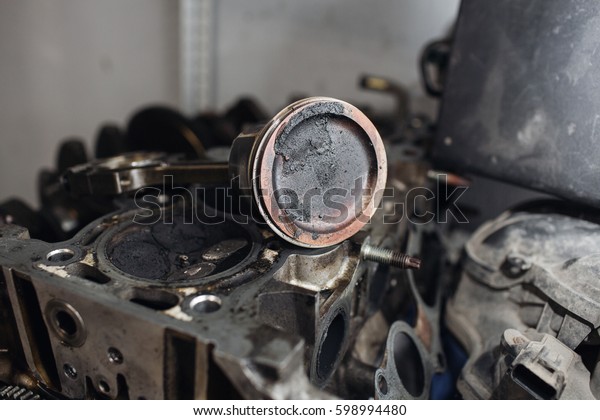 Engine valve car maintenance. A deposit on a
piston, a large run a long service
life