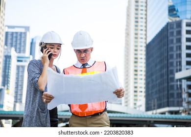 Engineer Explains Project Plan Customer Progress Stock Photo 2203820383 ...