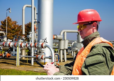 Engineer In The Oil And Natural Gas Field, Pipeline, Refinery.