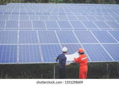 Engineer Solar Power Plant Working On Foto stock 1351298609 | Shutterstock