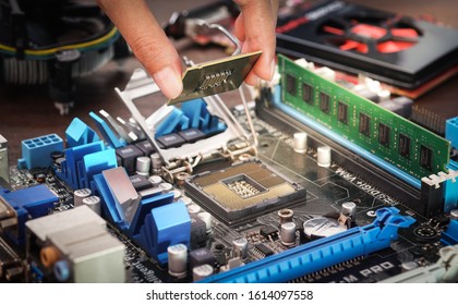 Hand On Computer Hardware Laptop Computer Stock Photo 1636652107 ...