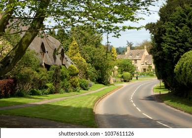 England, Gloucestershire, Cotswolds, Chipping Campden, Thatched Cotswold Cottages