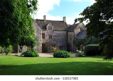 England Traditional Manor House In Cerne Abbas Dorset English Countryside