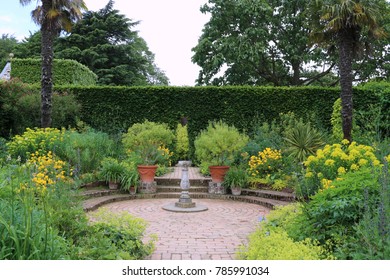 English Garden Art In Hidcote Manor Garden