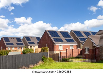 Casas inglesas con paneles solares