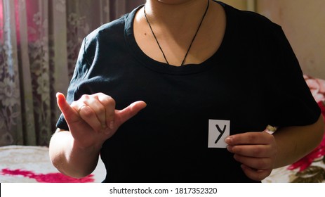 The English Letter Y In Sign Language.