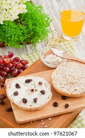 English Muffin With Cream Cheese And Raisins