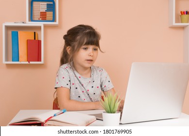 English online for kids. Home classroom. Kids homeschooling online. 
