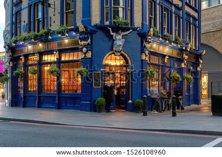 English traditional Pub in central London, United Kingdom