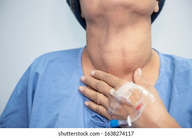 Enlarged multinodular thyroid goiter in middle-aged Asian female.By being healed in the hospital To get a goiter surgery soon