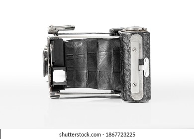 ENSIGN MIDGET 55 CAMERA: Plymouth Devon UK December 4th 2020: by Houghton-Butcher Manufacturing Co. Ensign Midget Camera. Ensar-Anastigmat lens. Ensign Midget Subminiature Camera Clipping Path in JPEG