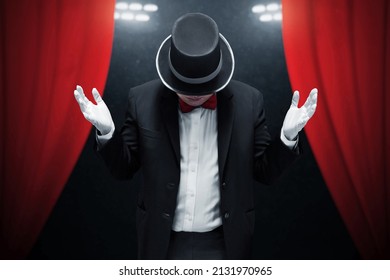 Entertainer Magician Present On Stage