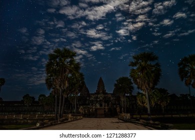 At The Entrance Of Angkor Wat At Cloudy Starry Night