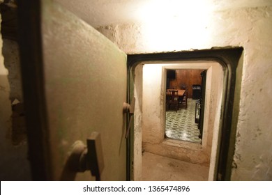 Secret Meetings Images Stock Photos Vectors Shutterstock