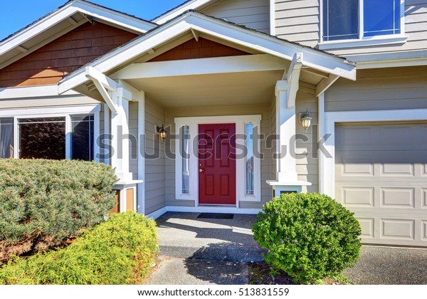 Eingang Veranda Mit Roter Haustur Haus Nach Stockfoto Jetzt