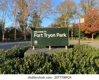 Entrance sign at Fort Tryon Park in Washington Heights, New York